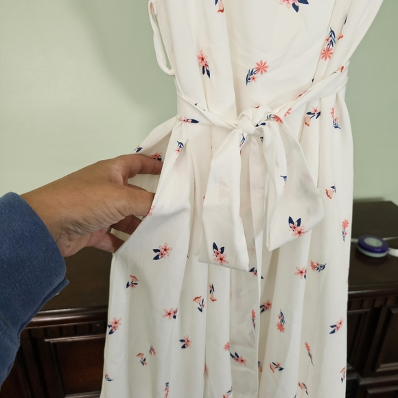 BloomChic Ditsy Floral Pocket Belted Keyhole Neck Flutter Tank Dress Size 12 - Picture 5 of 9